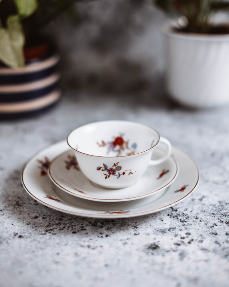 Trio śniadaniowe z wzorem w kwiaty lata 80te