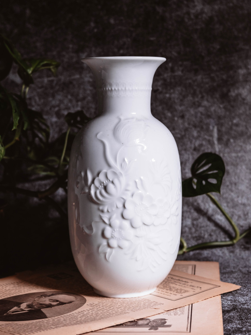 Porcelanowy wazon Kaiser kwiaty lata 60te