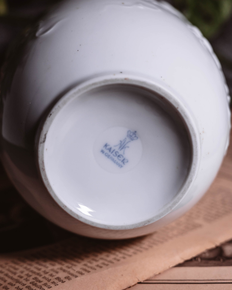 Porcelanowy wazon Kaiser kwiaty lata 60te