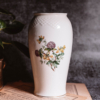 Porcelanowy wazon Bing Grondahl z bukietem kwiatów lata 50te