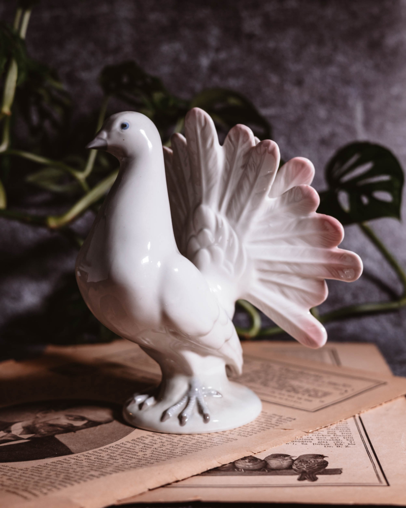 Porcelanowa figurka gołębia Lipperlsdorf lata 50te