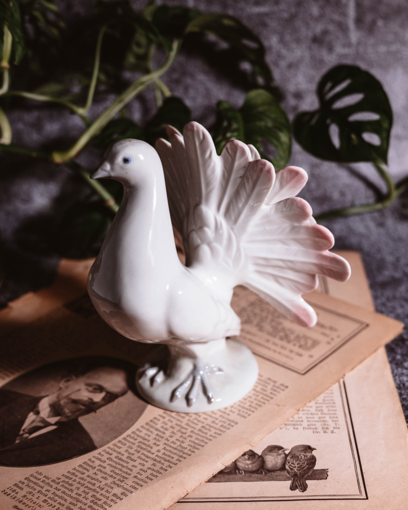 Porcelanowa figurka gołębia Lipperlsdorf lata 50te