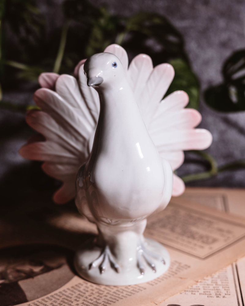 Porcelanowa figurka gołębia Lipperlsdorf lata 50te