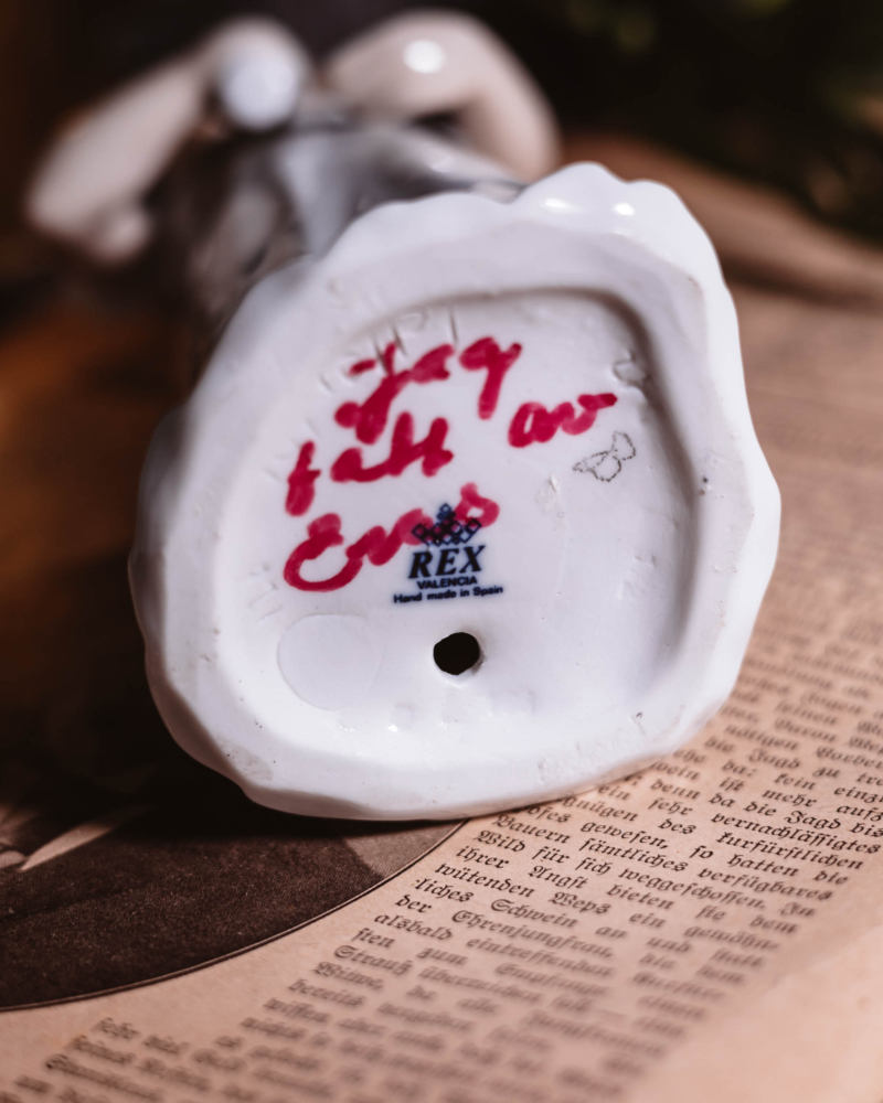 Figurka kobiety z bukietem Rex Valencia lata 90te