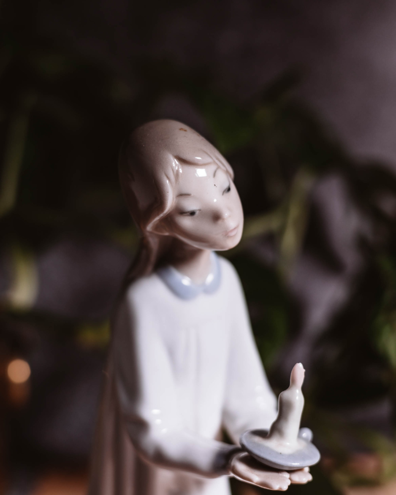 Figurka dziewczynki ze świecą Lladro lata 90te