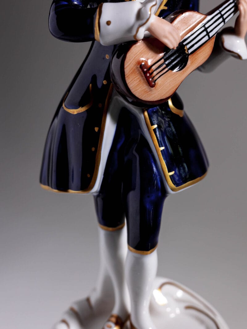 kawaler-z-gitara-figurka-royal-dux-20260422-0421 Figurka kawalera z gitarą Royal Dux lata 50te