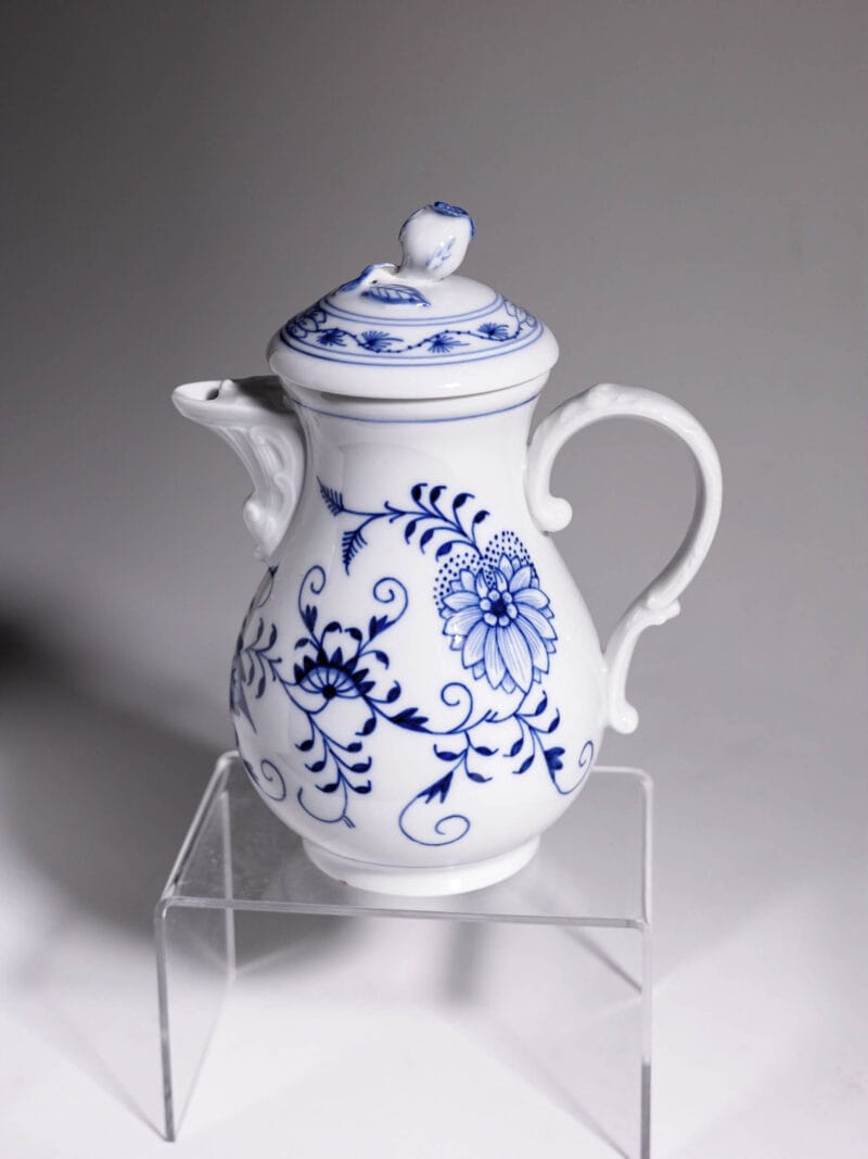 imbryk-do-espresso-meissen-zwiebelmuster-20260608-0327 Imbryk do espresso Meissen z wzorem cebulowym lata 30te