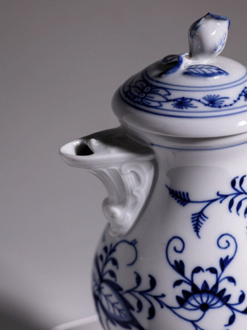 imbryk-do-espresso-meissen-zwiebelmuster-20260608-0331 Imbryk do espresso Meissen z wzorem cebulowym lata 30te