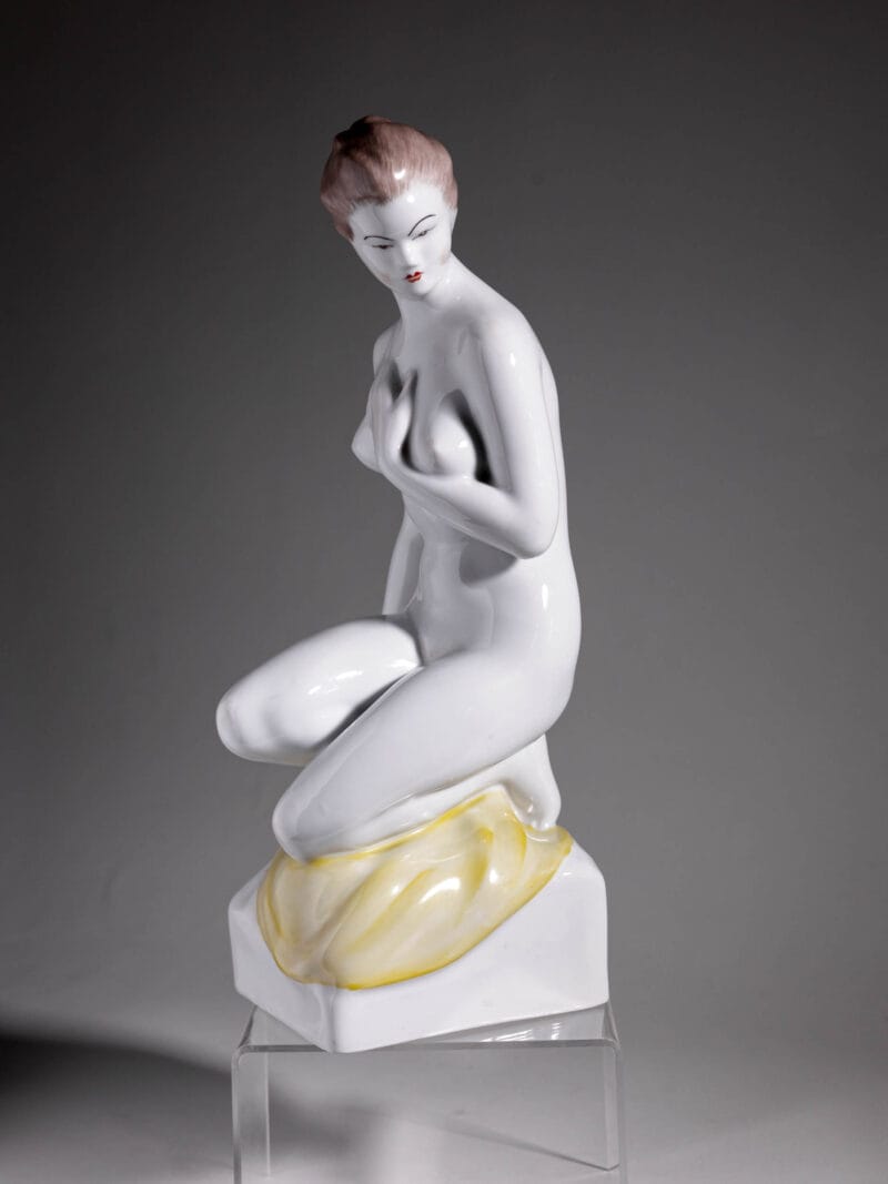 Porcelanowa figurka damy Wiosenny wiatr Hollóháza lata 60te