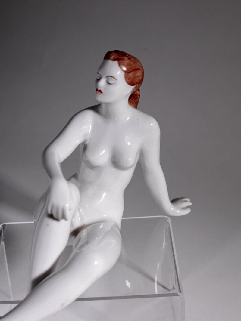 figurka-nagiej-kobiety-hollohaza-20260618-0901 Porcelanowa figurka aktu Aquincum lata 60te