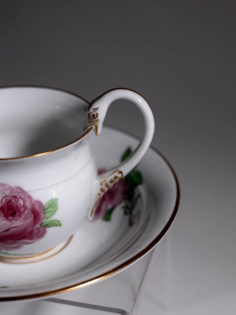 duo-kawowe-meissen-roza-labedz-20261005-8321 Duo kawowe Meissen z wzorem w różę uszko łabędzia 1924 rok