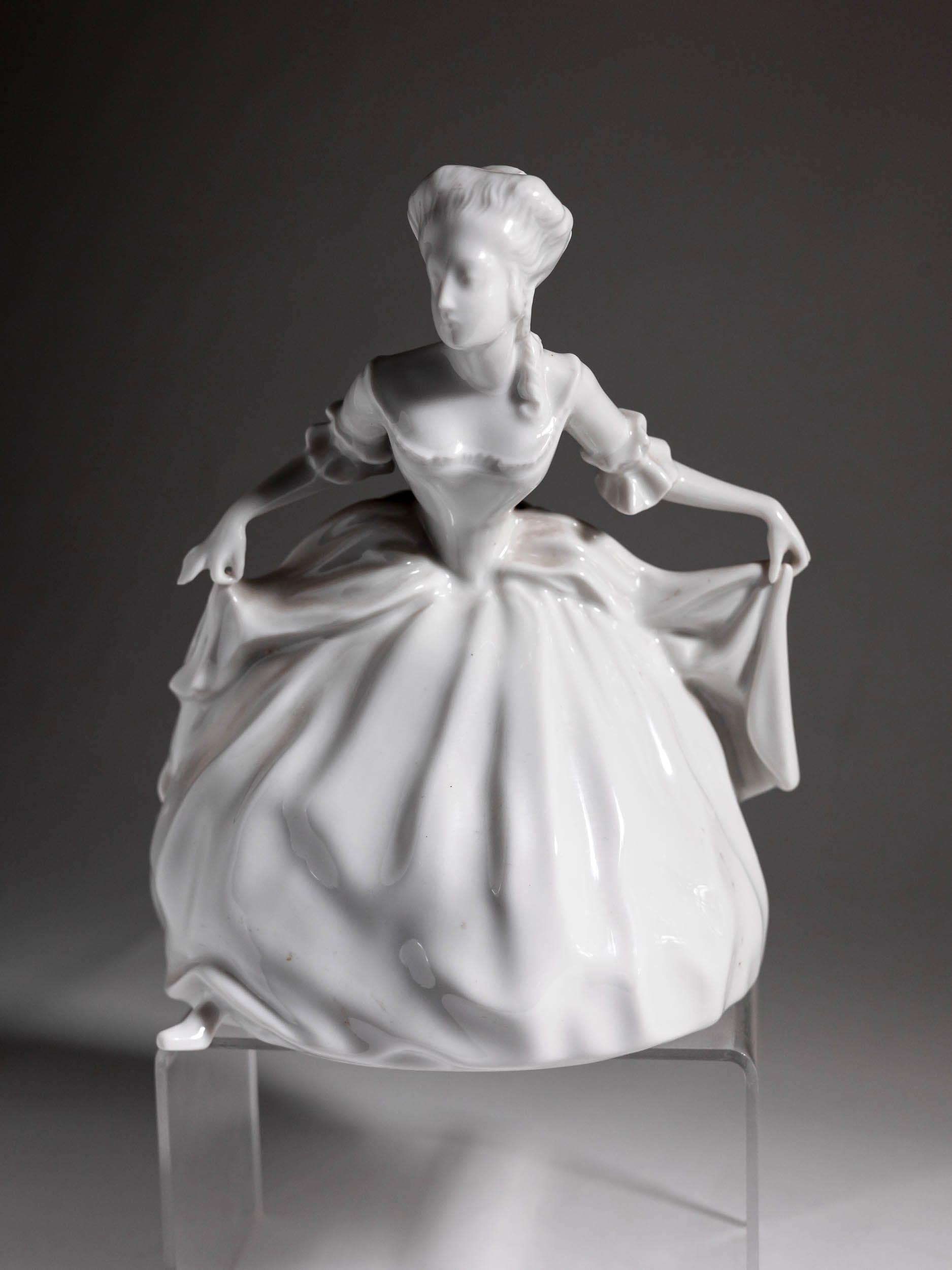 Figurka tancerki Rosenthal biała Empire Dancer lata 80te